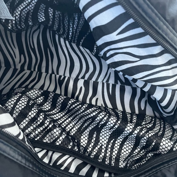 Great used overnight bag. - Picture 4 of 4